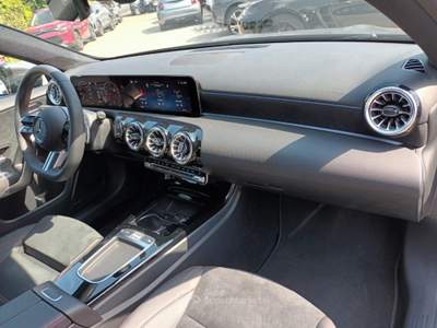 Mercedes-Benz Classe A D AUTOMATIC AMG ADVANCED 150CV NAV CAM "18 CARPLAY Grigio usata Vetralla