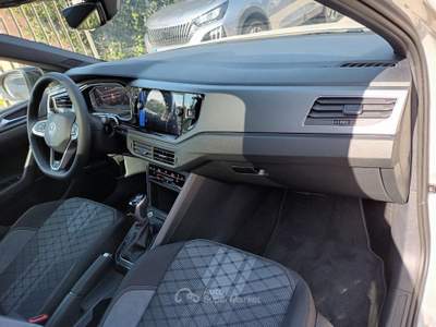 Volkswagen Taigo 1500 TSI R-LINE PLUS 150CV DSG CARPLAY MATRIX ITA Beige usata Pistoia