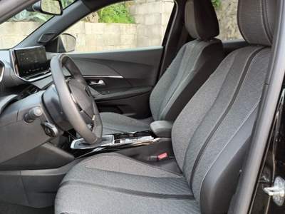 Peugeot 2008 1200 PURETECH ALLURE 100CV CARPLAY VETRI SCURI"17  Nero usata Vetralla