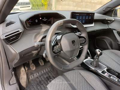 Peugeot 2008 1200 PURETECH ALLURE 100CV CARPLAY VETRI SCURI"17  Argento usata Vetralla