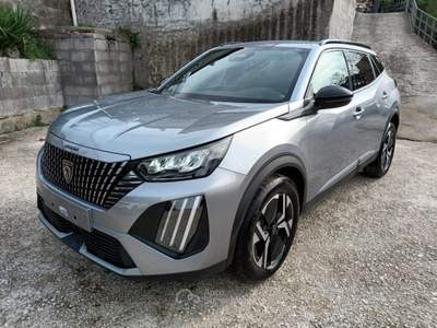 Peugeot 2008 1200 PURETECH ALLURE 100CV CARPLAY VETRI SCURI"17  Argento usata Vetralla