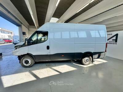 Iveco Daily 35S12V 2.3 HPT PM-SL-TM FURGON Bianco usata Megliadino San Vitale