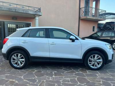 Audi Q2 1.6 TDI S tronic Business Bianco usata Monselice