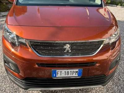 Peugeot Rifter Vendo Peugeot Rifter in ottime condizioni. Arancione usata Duino Aurisina