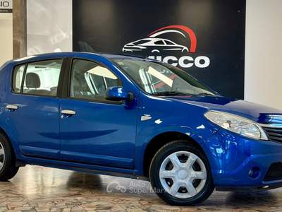 Dacia Sandero Lauréate Blu/Azzurro usata Rimini