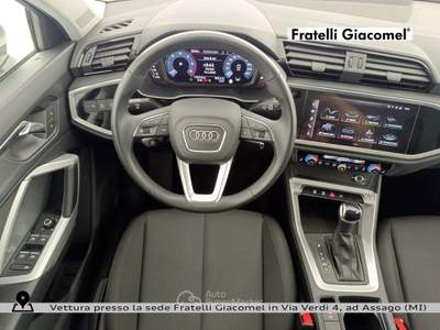 Audi Q3 40 2.0 tdi business advanced quattro 200cv s-tronic Argento usata Assago