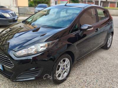 Ford Fiesta 1.5 tdci Titanium 5p 75cv Nero usata SAN MARTINO SICCOMARIO