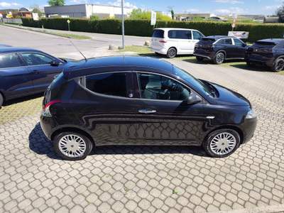 Lancia Ypsilon Ypsilon 1.2 Gold ecochic Gpl 69cv Nero usata Prevalle