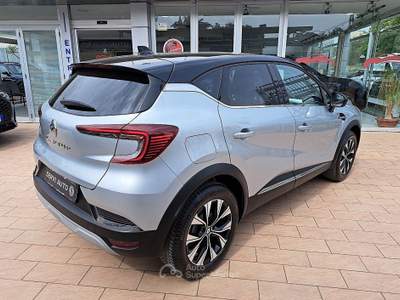 Renault Captur Captur 1.0 tce Techno 90cv Argento usata Casoria