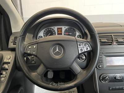 Mercedes-Benz Classe B B 180 cdi Chrome FL Nero usata Leini