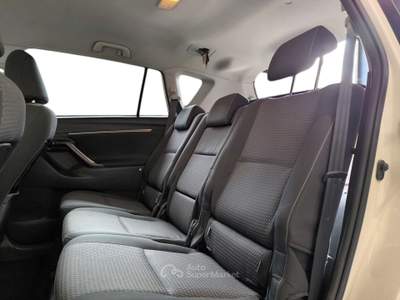 Toyota Verso 1.6 D-4D 111 HP 7 POSTI NEOPATENTATI Bianco usata Udine