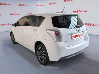 Toyota Verso 1.6 D-4D 111 HP 7 POSTI NEOPATENTATI Bianco usata Udine