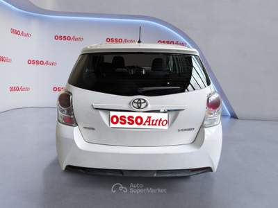 Toyota Verso 1.6 D-4D 111 HP 7 POSTI NEOPATENTATI Bianco usata Udine