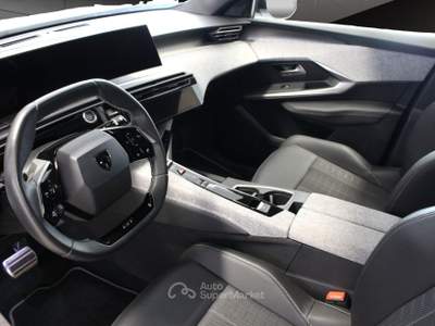 Peugeot 5008 Hybrid 145 e-DCS6 GT Bianco usata Venezia