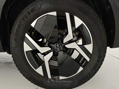 Peugeot 2008 Hybrid 145 e-DCS6 Allure Nero usata Capua