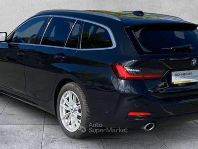 BMW Serie 3 318d 318 d touring auto 2023 150cv camera 17" vari colori Nero usata Monte Compatri