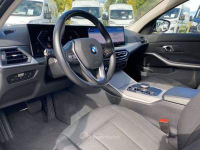 BMW Serie 3 318d 318 d touring auto 2023 150cv camera 17" vari colori Nero usata Monte Compatri