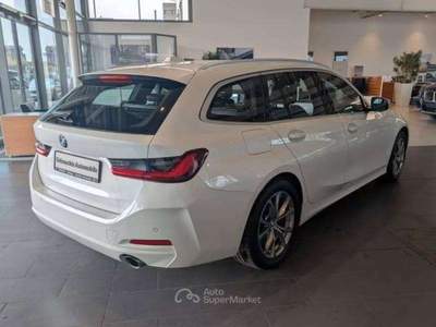 BMW Serie 3 318d 318 d Touring auto 2023 150cv tetto 17" vari colori Bianco usata Monte Compatri