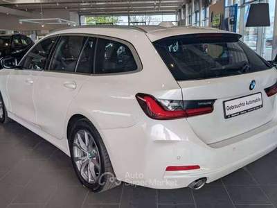 BMW Serie 3 318d 318 d Touring auto 2023 150cv tetto 17" vari colori Bianco usata Monte Compatri