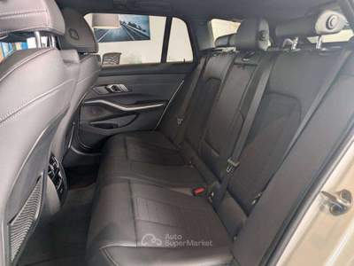 BMW Serie 3 318d 318 d Touring auto 2023 150cv tetto 17" vari colori Bianco usata Monte Compatri