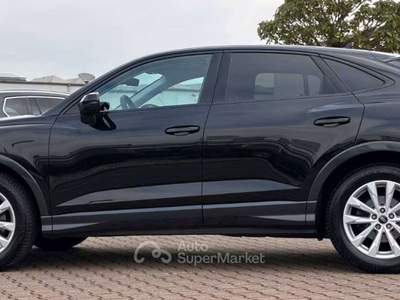 Audi Q3 Sportback 35 1.5 tfsi Identity Black S-tronic 18" Nero usata Monte Compatri