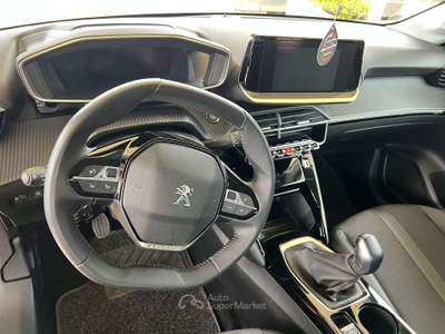 Peugeot 208 1.2 puretech Allure Giallo usata Roma