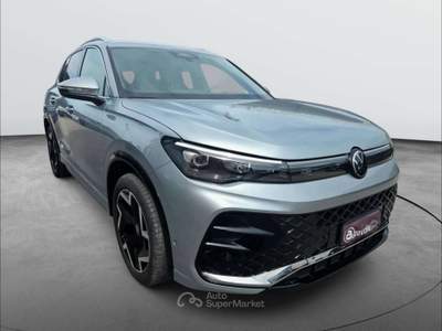 Volkswagen Tiguan Tiguan III 2024 2.0 tdi R-Line 150cv dsg Argento usata Volla