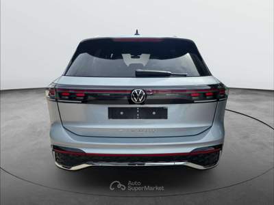 Volkswagen Tiguan Tiguan III 2024 2.0 tdi R-Line 150cv dsg Argento usata Volla