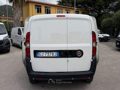 Fiat Doblò MAXI 1.6mjt DOPPIA PORTA LATERALE FURGONE Bianco usata Salerno