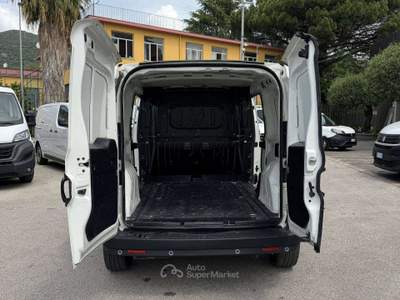 Fiat Doblò MAXI 1.6mjt DOPPIA PORTA LATERALE FURGONE Bianco usata Salerno