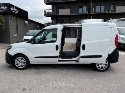 Fiat Doblò MAXI 1.6mjt DOPPIA PORTA LATERALE FURGONE Bianco usata Salerno