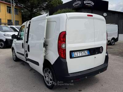 Fiat Doblò MAXI 1.6mjt DOPPIA PORTA LATERALE FURGONE Bianco usata Salerno