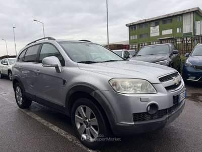 Chevrolet Captiva 2.0 vcdi 16v 7 POSTI Argento usata Lallio
