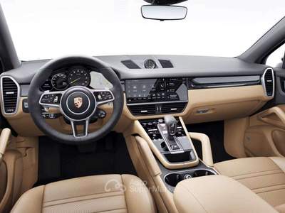 Porsche Cayenne Coupe Hybrid 462CV_Sport Design_BOSE_Surround View_Cerchi 22 Nero usata Grandate