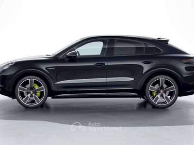 Porsche Cayenne Coupe Hybrid 462CV_Sport Design_BOSE_Surround View_Cerchi 22 Nero usata Grandate