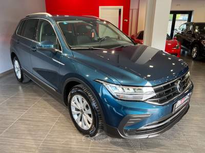 Volkswagen Tiguan SCR DSG Life Blu/Azzurro usata Angri