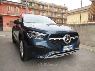 Mercedes-Benz GLA Automatic Executive Blu/Azzurro usata Striano