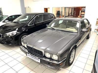 Jaguar XJ XJR 4.0 cat Grigio usata Modena