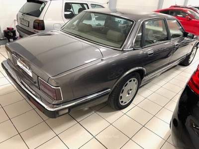Jaguar XJ XJR 4.0 cat Grigio usata Modena