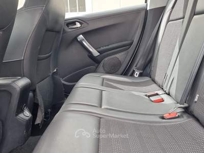 Peugeot 2008 Stop&Start Active Bianco usata San Giuseppe Vesuviano