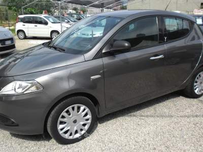 Lancia Ypsilon ADATTA A NEOPATENTATI Grigio usata Puegnago sul Garda
