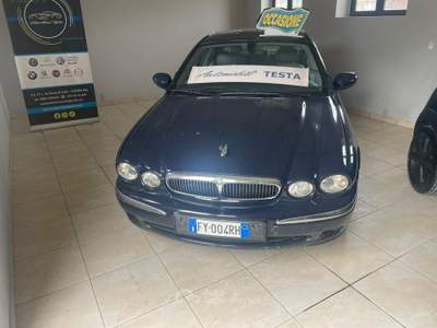 Jaguar X-Type 24V cat Executive Blu/Azzurro usata LUCERA