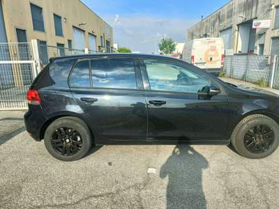 Volkswagen Golf 5p 1.6 tdi Comfortline Nero usata Cassina de' Pecchi