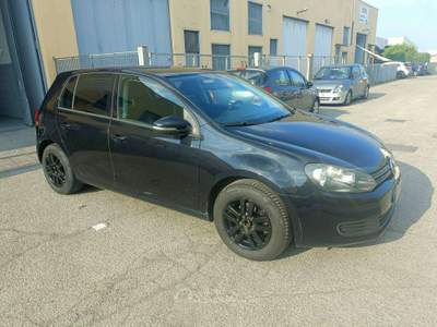 Volkswagen Golf 5p 1.6 tdi Comfortline Nero usata Cassina de' Pecchi