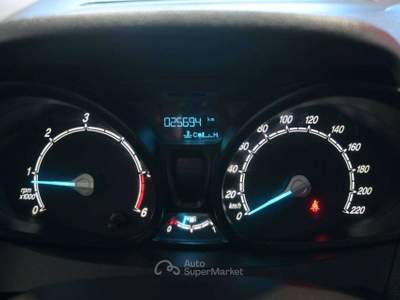 Ford Transit Courier 1.5 TDCI 100CV TREND ( SENSORI POST. ) Bianco usata Salerno