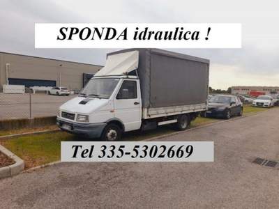 Iveco Daily 35.10 2.5 TD CON SPONDA IDRAULICA Bianco usata Camino al Tagliamento