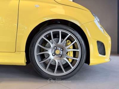 Abarth 695 695 1.4 t-jet Tributo Ferrari 180cv MTA 1-299 Giallo usata Venaria Reale