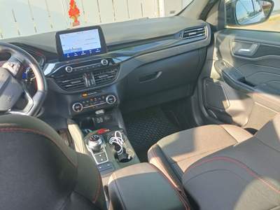 Ford Kuga Kuga St line 190 cv Nero usata Zero branco