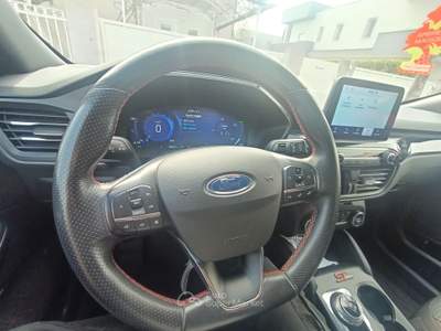 Ford Kuga Kuga St line 190 cv Nero usata Zero branco
