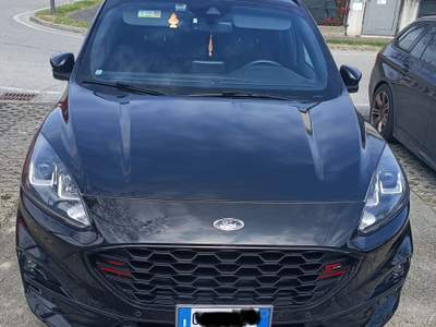 Ford Kuga Kuga St line 190 cv Nero usata Zero branco